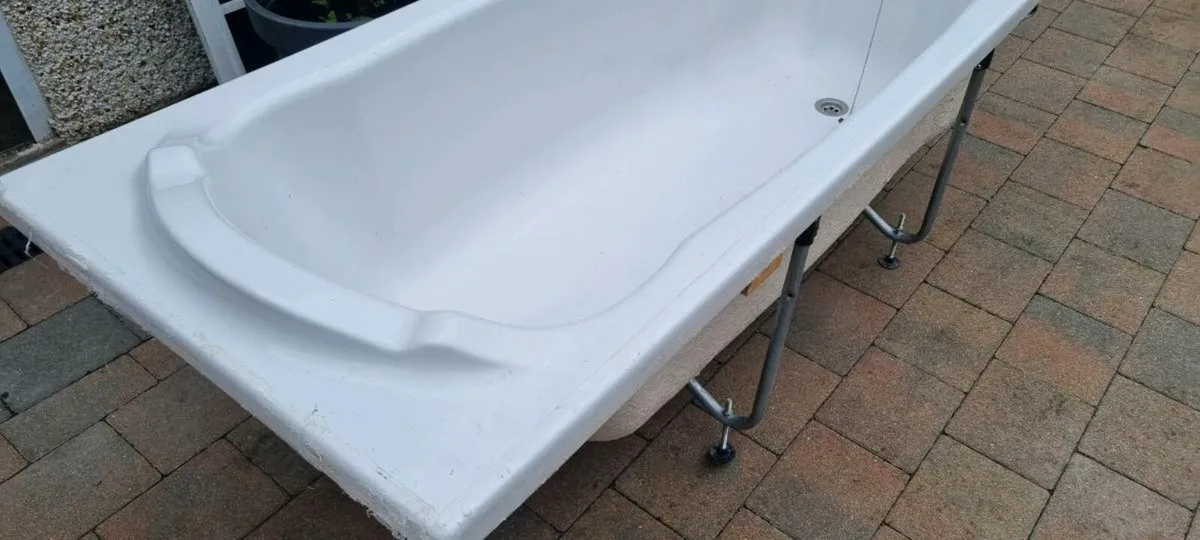 Bath and Shower Screen - Image 1