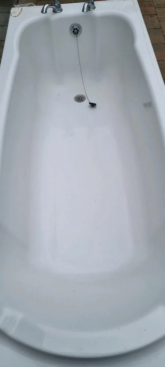 Bath and Shower Screen - Image 3