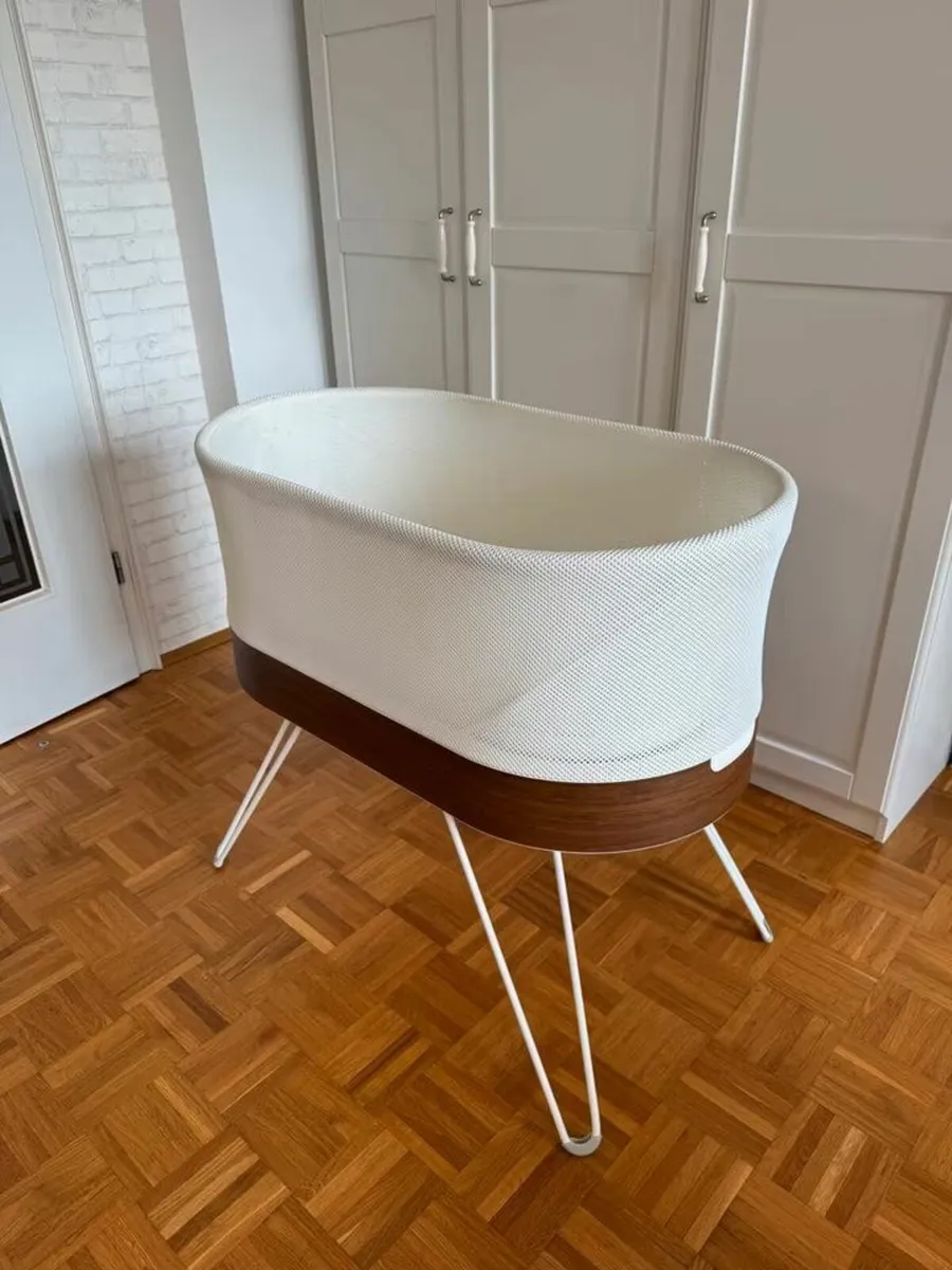 SNOO Smart Bassinet with warranty and extras - Image 1