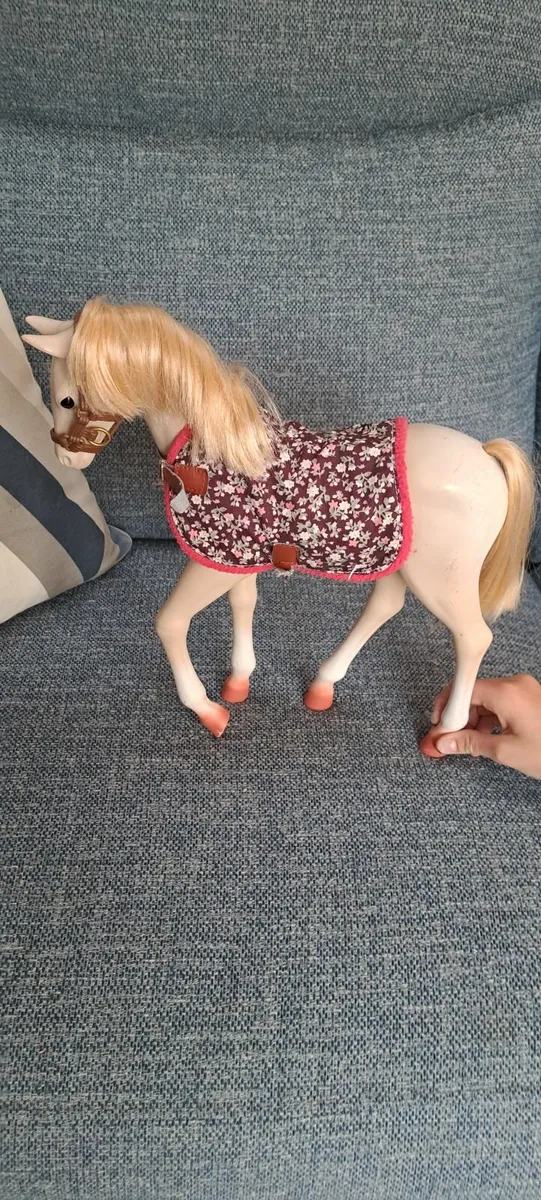 Our Generation Palomino Foal - Image 1
