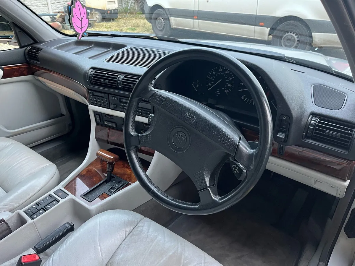 BMW - Image 4