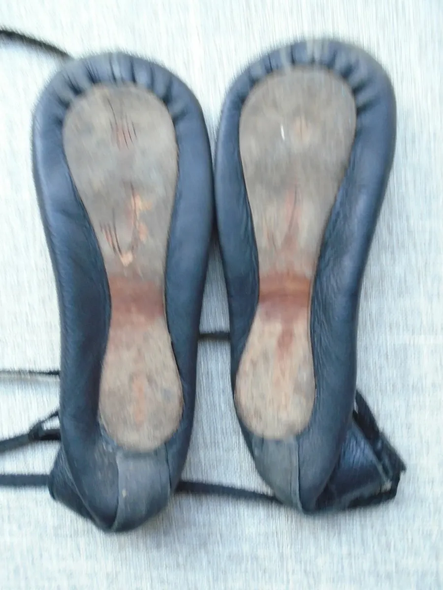 Irish dancing shoes, Size 10, Light shoes - Image 3