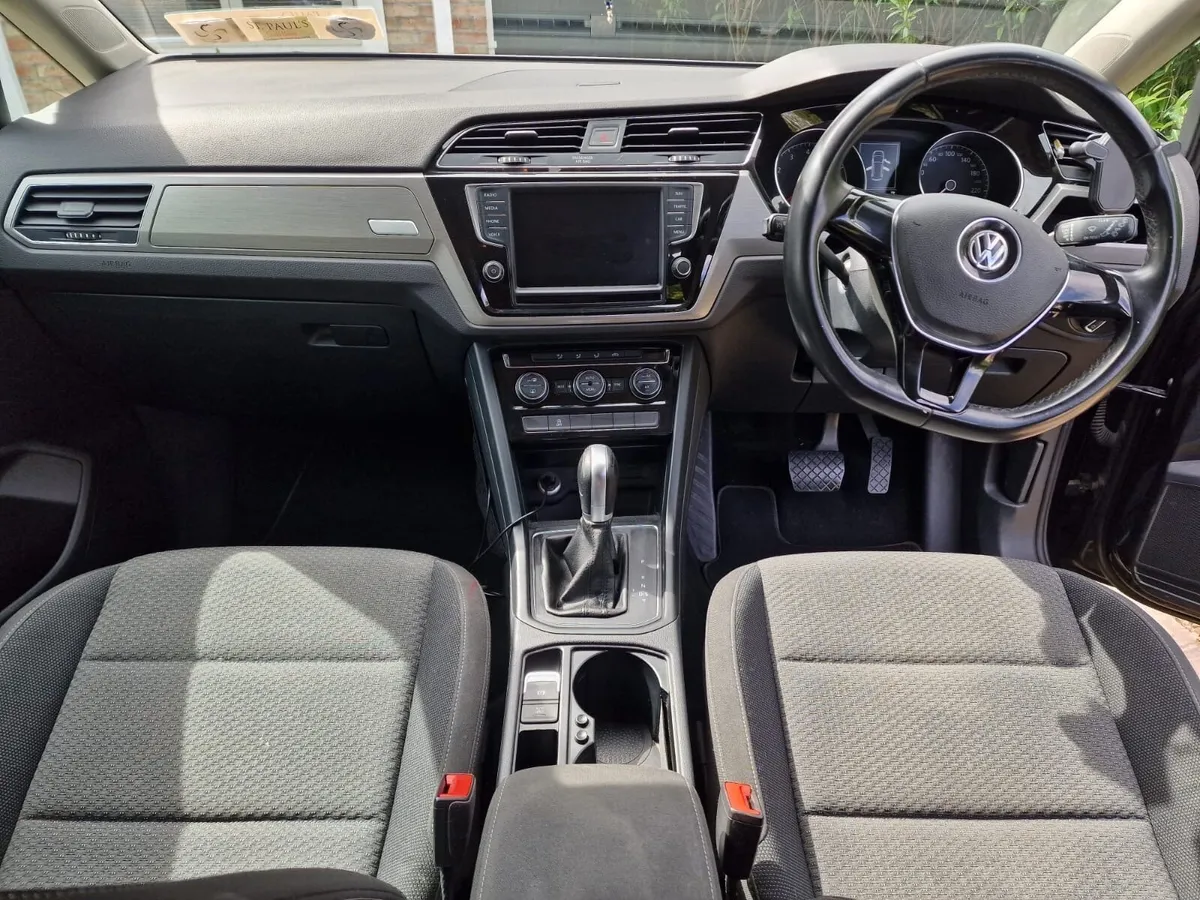 Volkswagen Touran 2016 - Image 4
