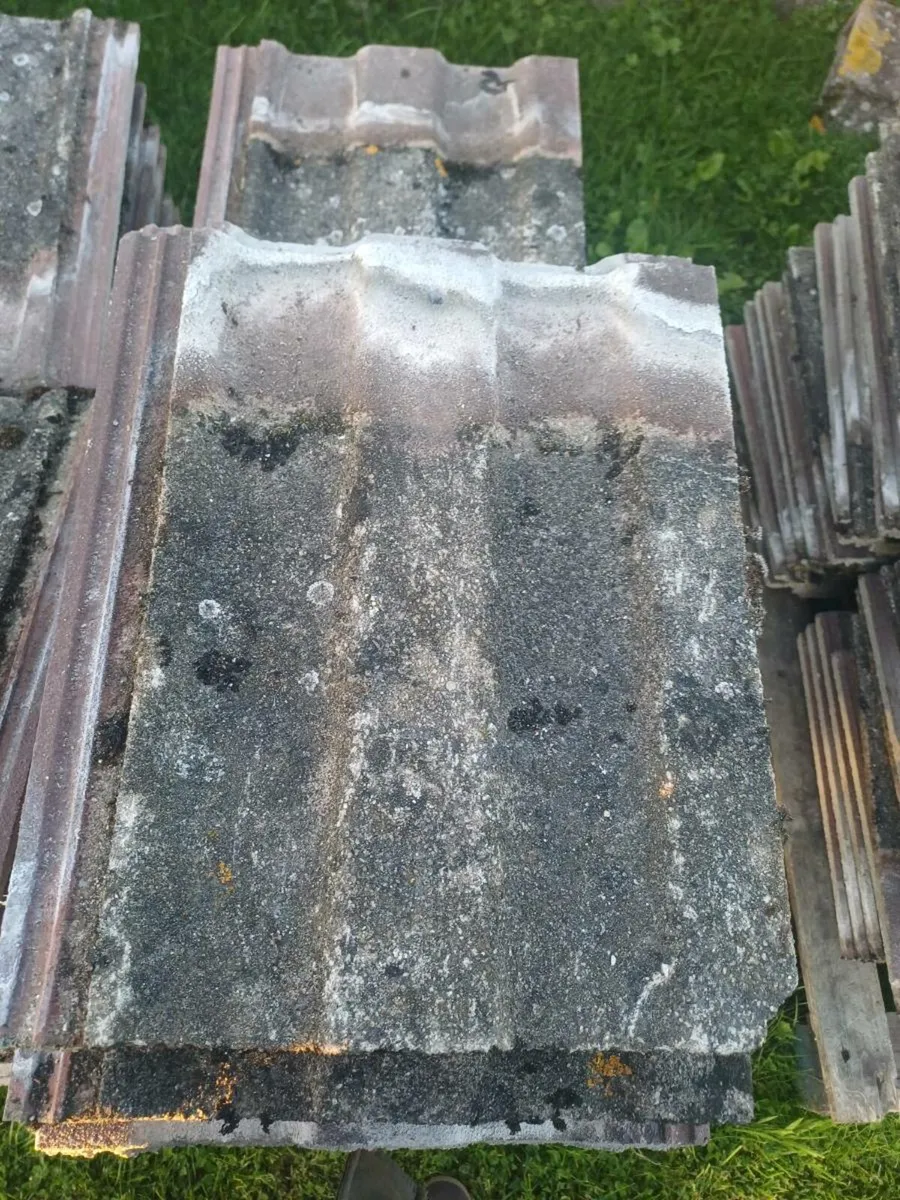 Roof tiles good condition - Image 2