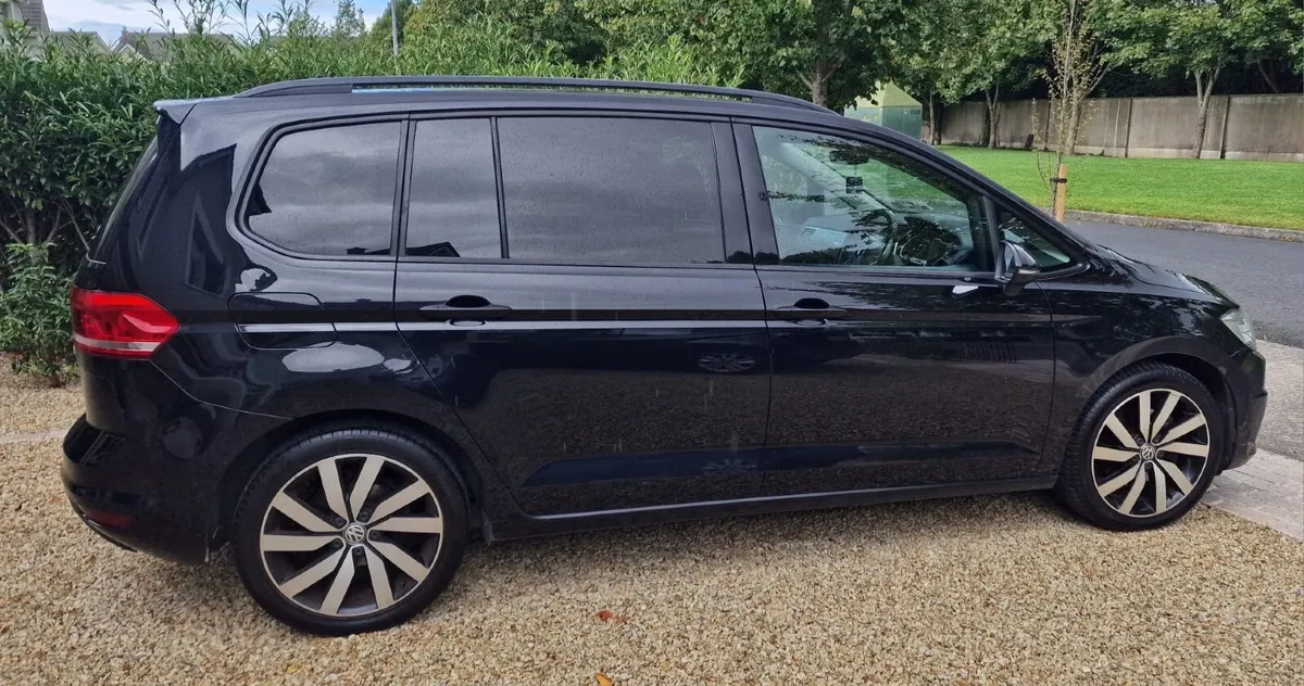 2016 Touran Highline 1.4 150HP DSG. Low KM. Immacu - Image 1