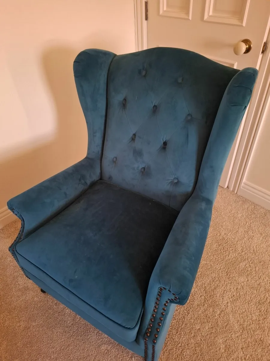 Green velvet chair - Image 1