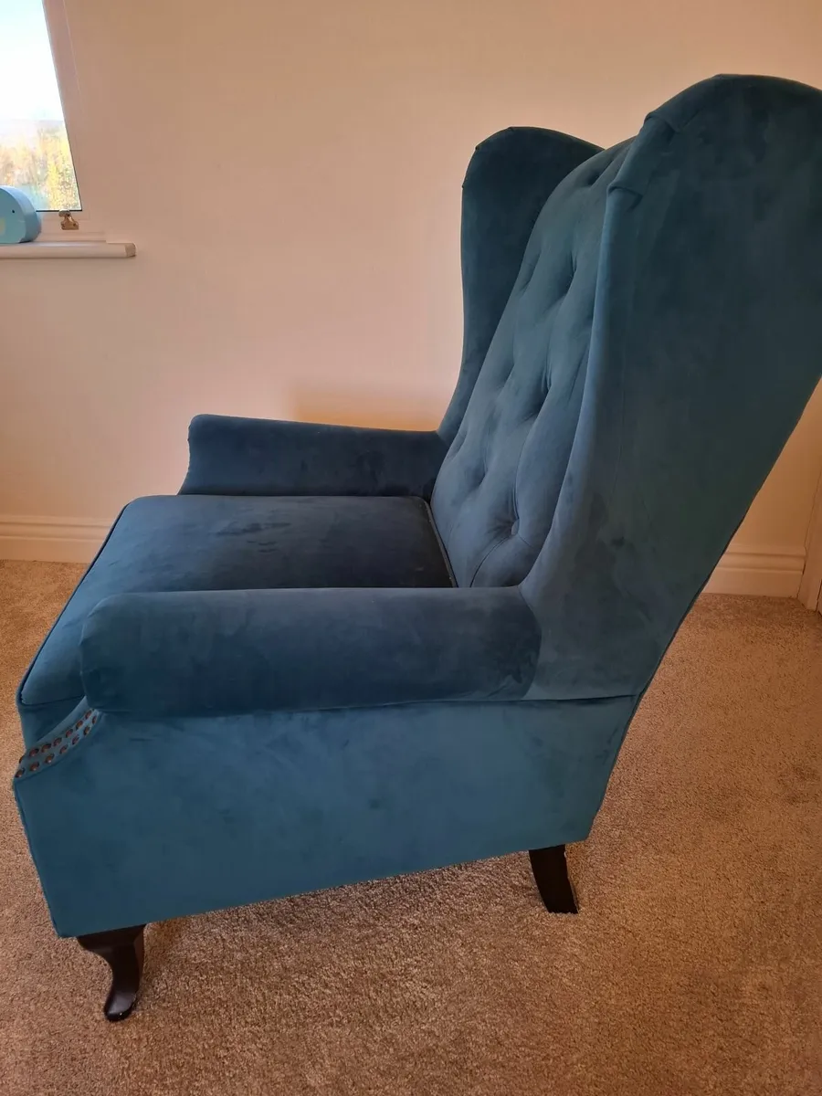 Green velvet chair - Image 2