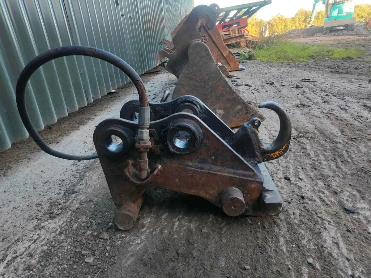 Hydraulic quick hitch - Image 2