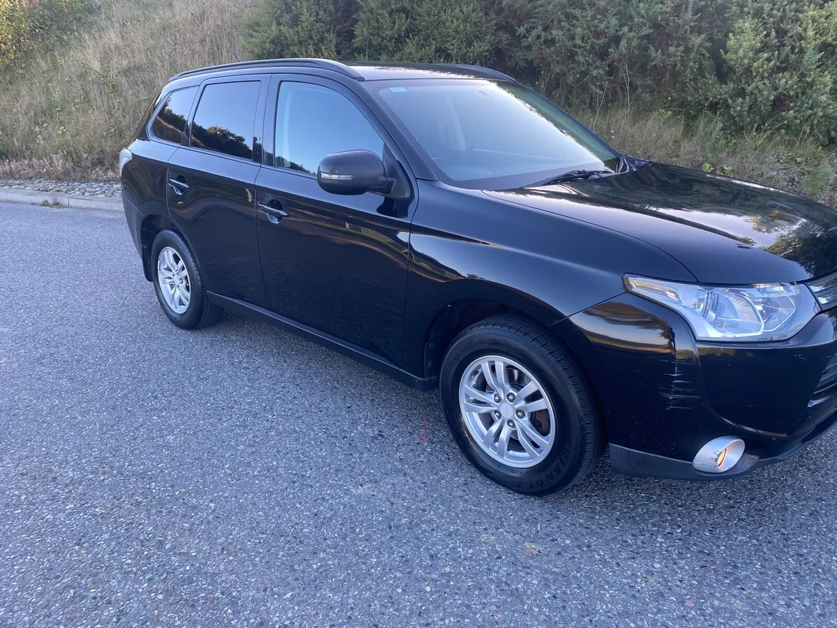 Mitsubishi Outlander **Low Km** - Image 2