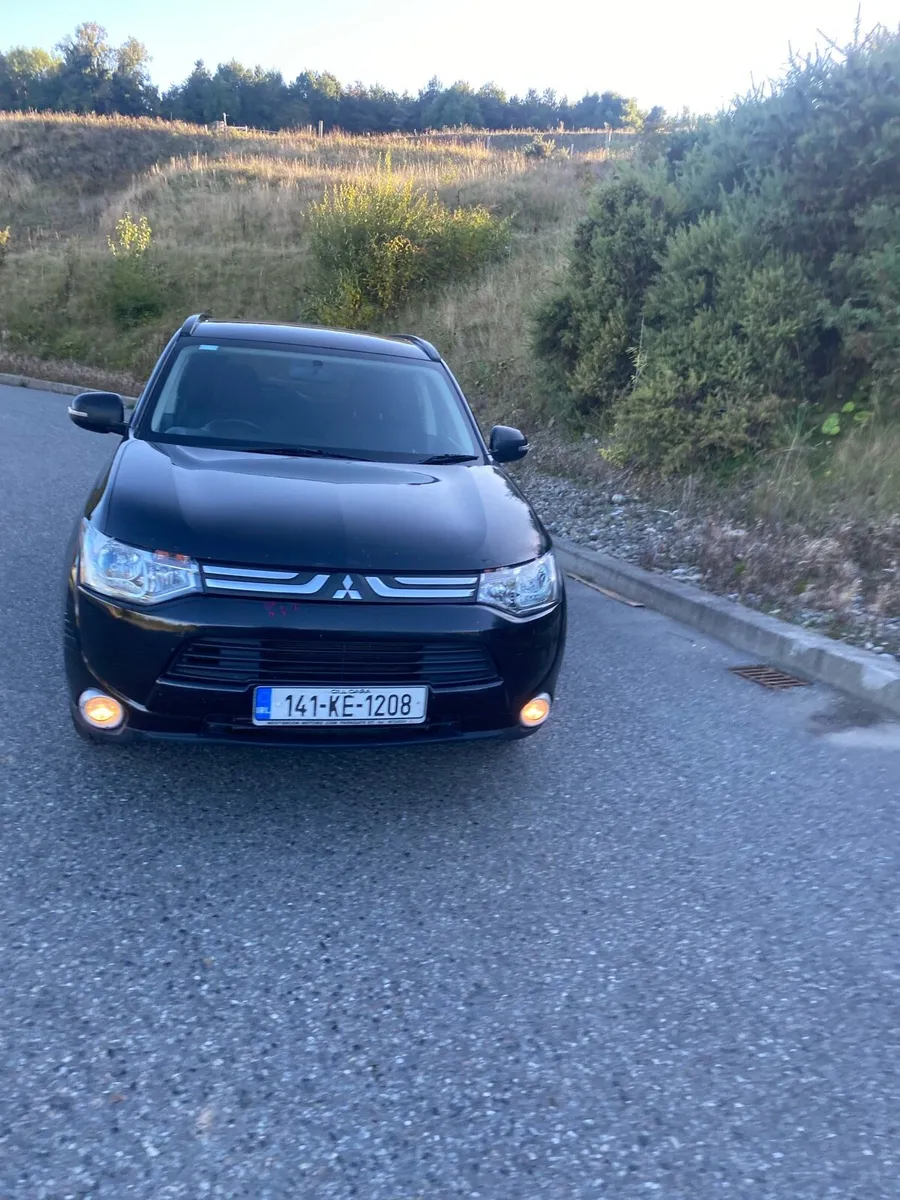 Mitsubishi Outlander **Low Km** - Image 3
