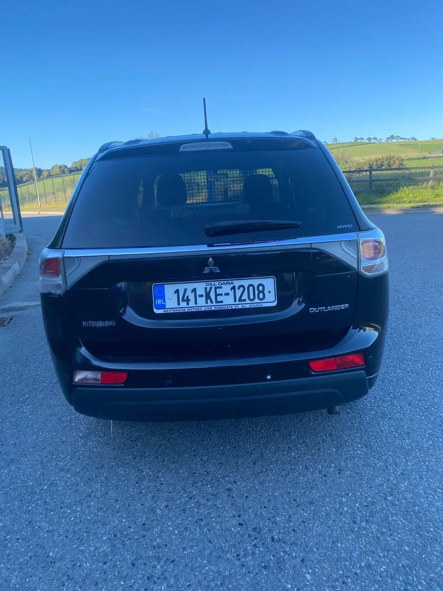 Mitsubishi Outlander **Low Km** - Image 4