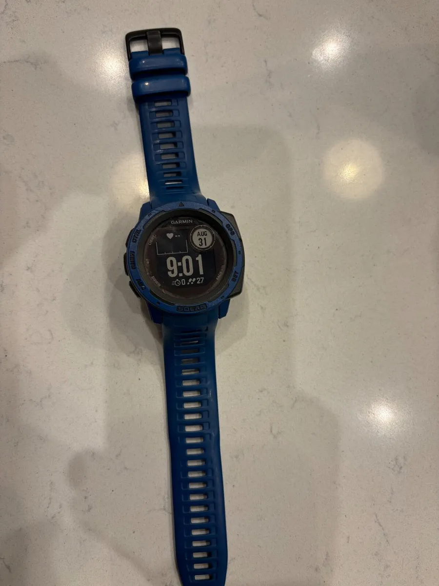Garmin watch (Instinct) - Image 2