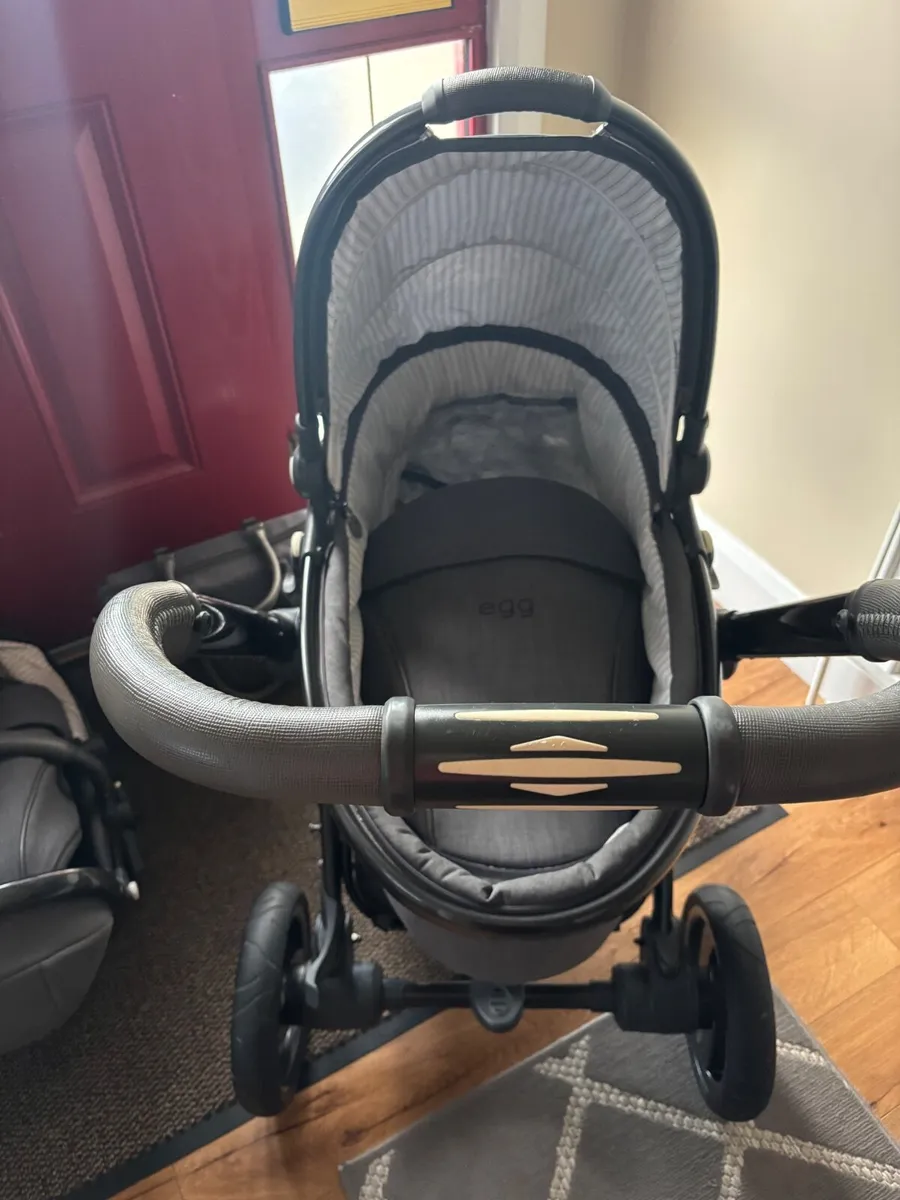 Buggy, crib and Moses basket - Image 1