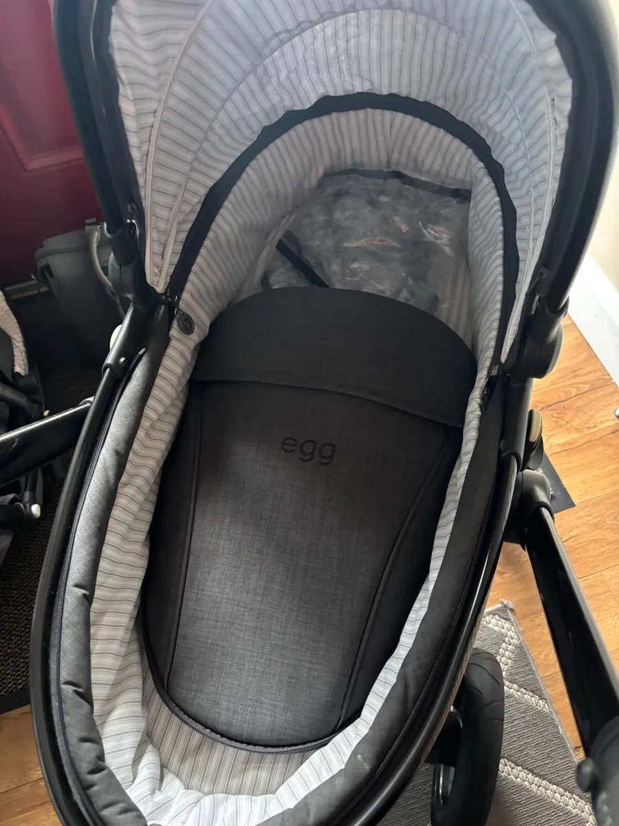 Buggy, crib and Moses basket - Image 2