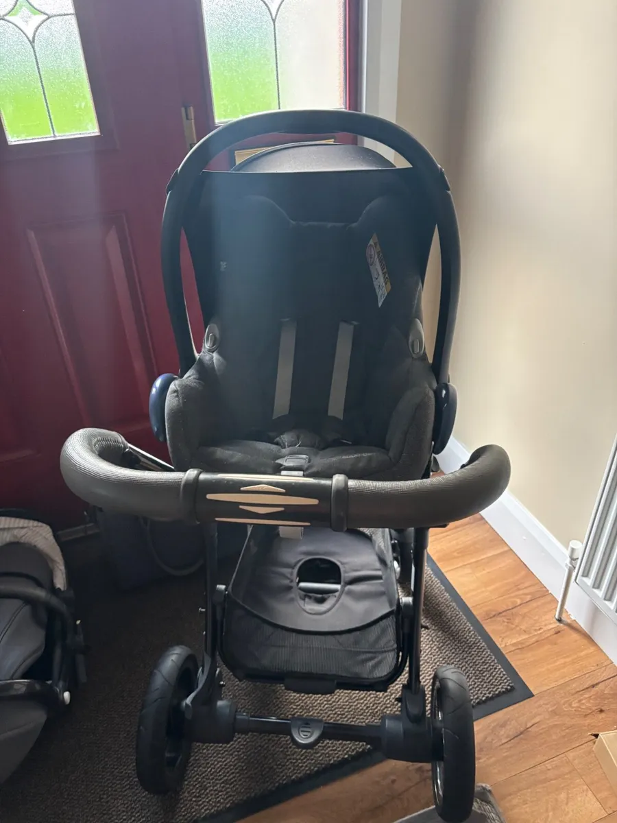 Buggy, crib and Moses basket - Image 4