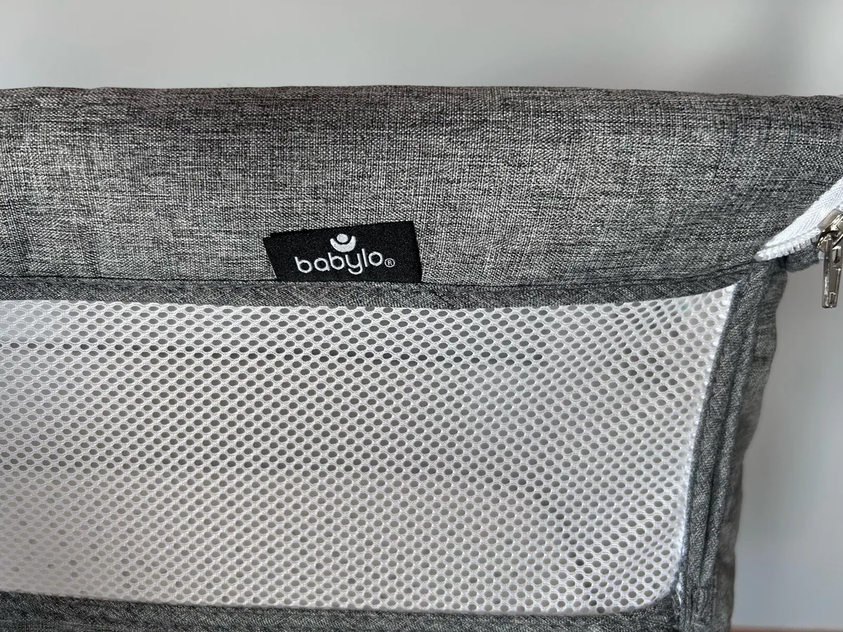 Bedside bassinet/co-sleeper - Image 2