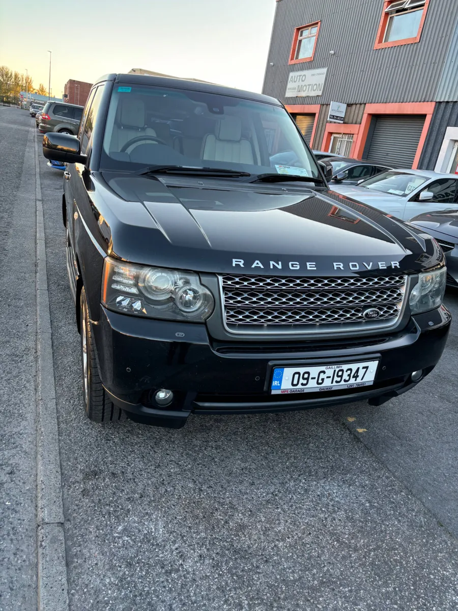 2009 Land Rover Range Rover TDV8 3.6 VOGUE - Image 3