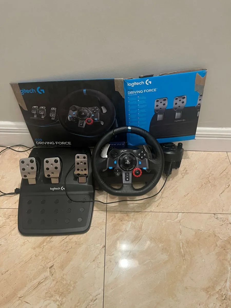 Logitech G29 steering wheel Pedals and Gears