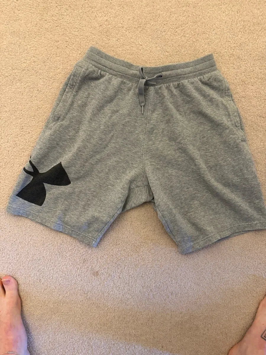 Under Armor grey shorts medium men - Image 1