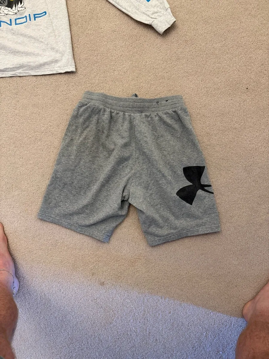 Under Armor grey shorts medium men - Image 3