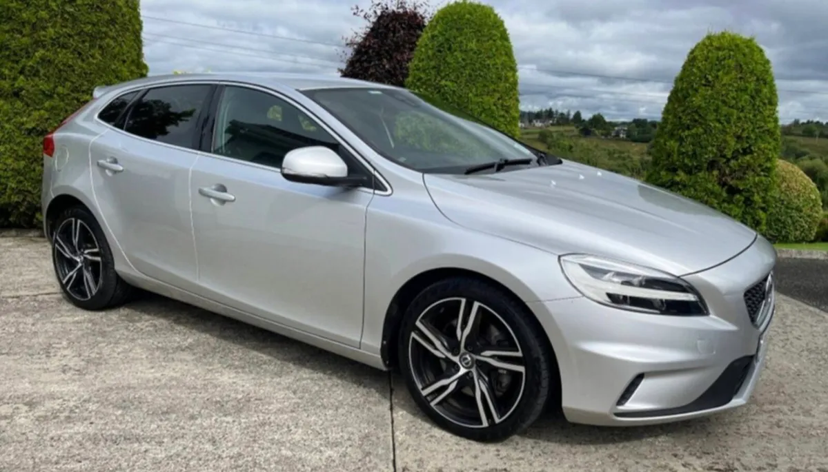 2017 Volvo V40 D3 R Design - Warranty Until 08/26 - Image 1