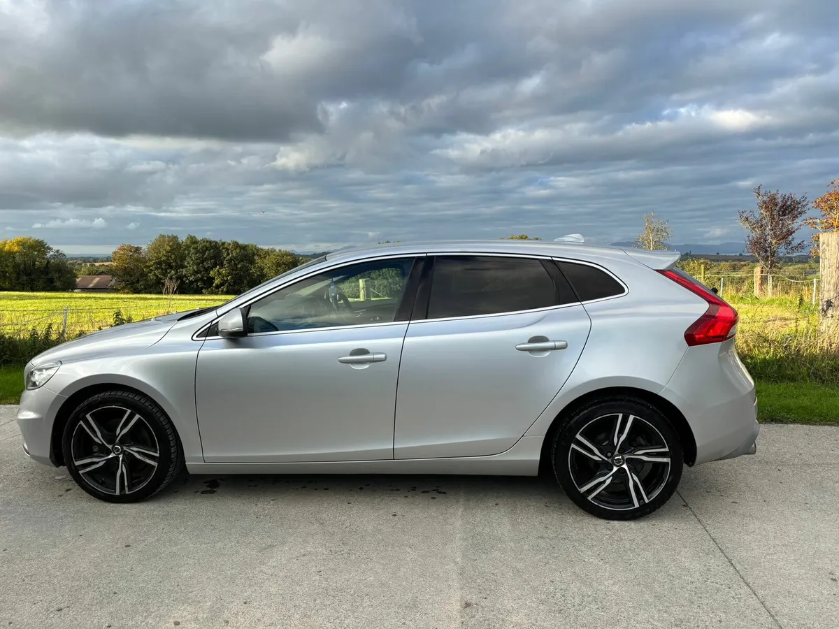 2017 Volvo V40 D3 R Design - Warranty Until 08/26 - Image 2