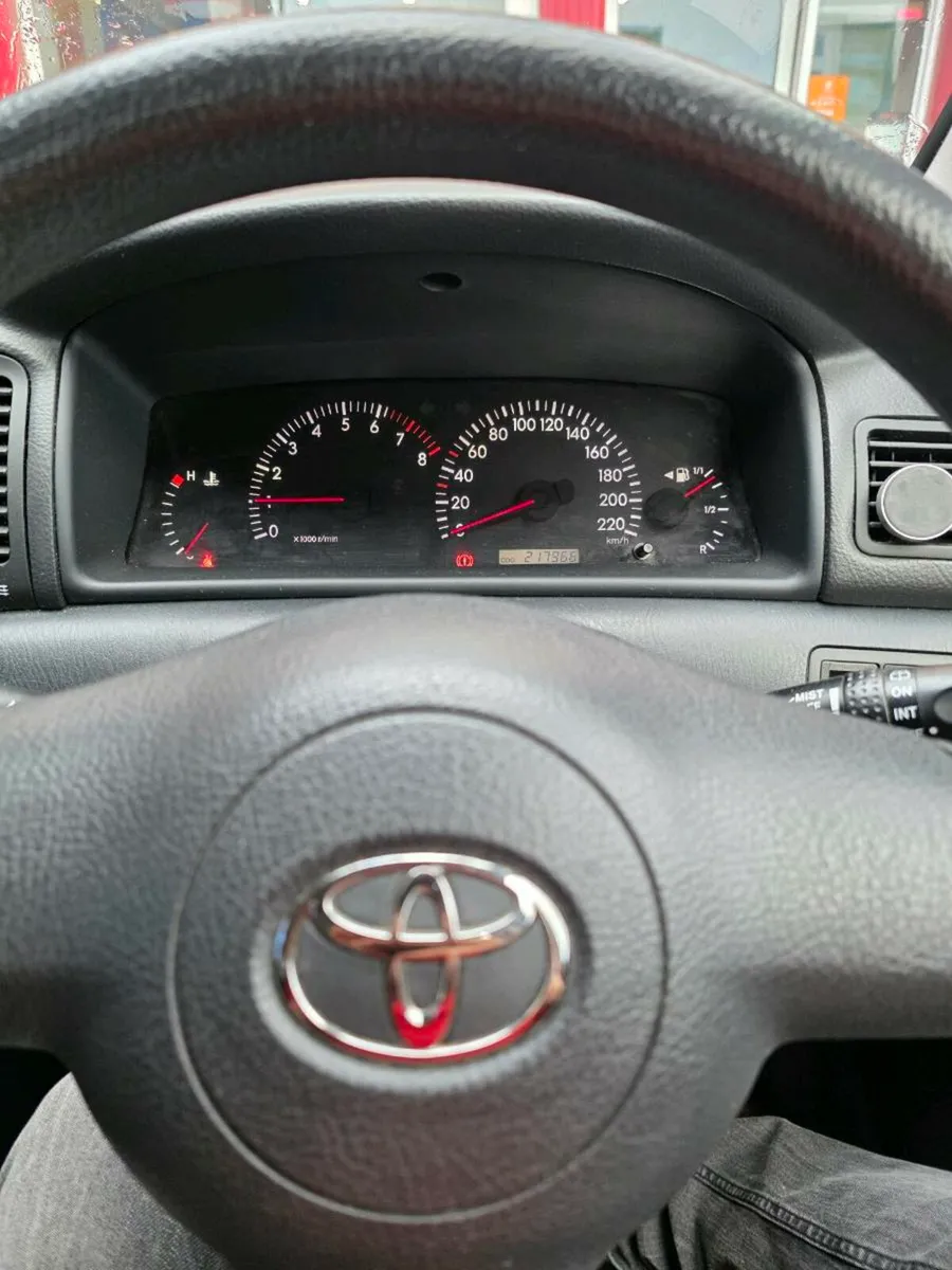 Toyota corolla 2005 - Image 2