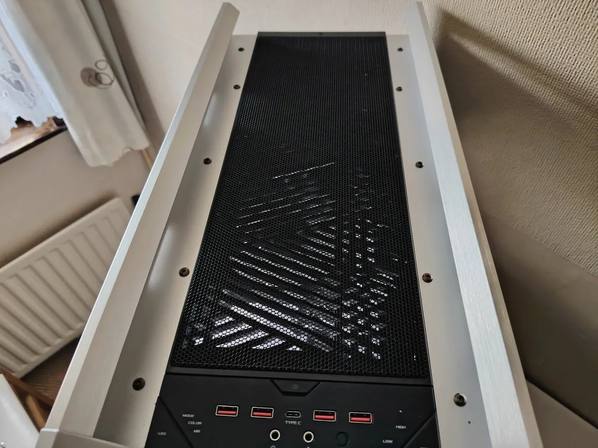 rog strix helios pc case - Image 2