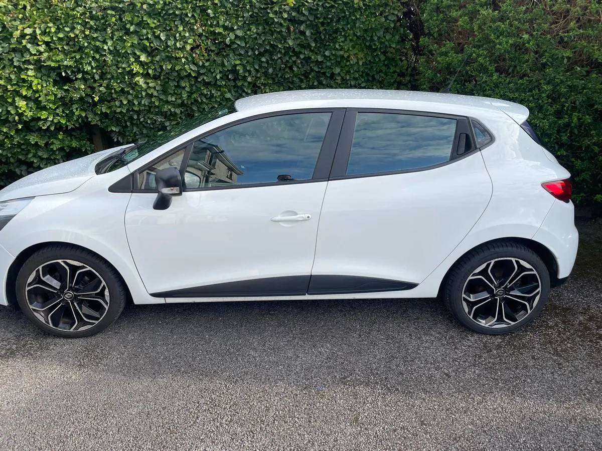 Renault Clio - Image 4