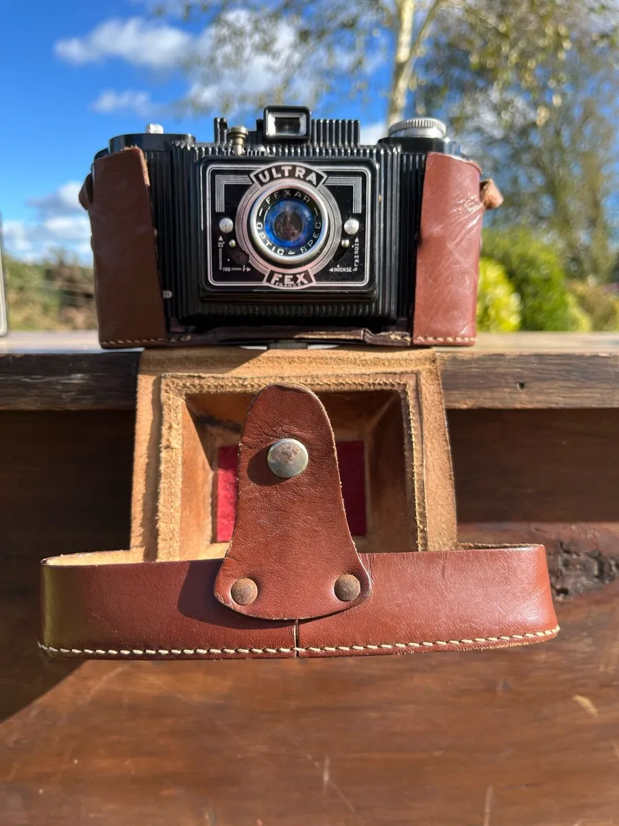 Vintage cameras - Image 2