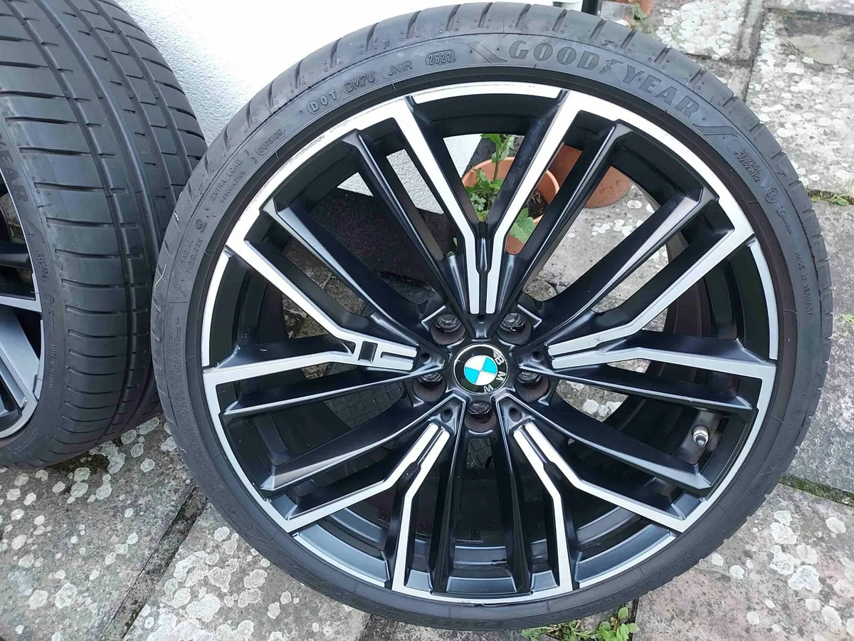 BMW G30 20" Y-Spoke alloys with tyres - Image 2