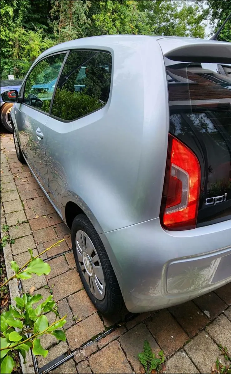 Volkswagen Up! Automatic - Image 4