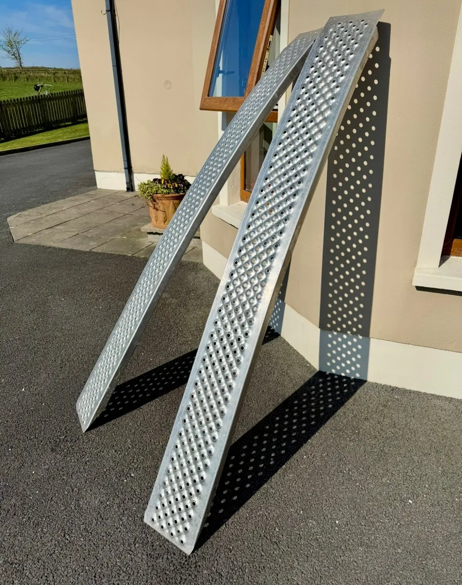Loading ramps - Image 1