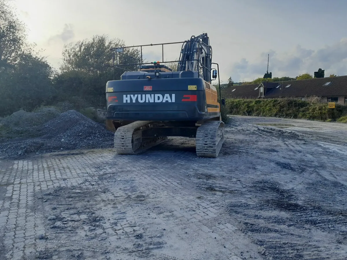 Hyundai 330AL Excavator - Image 2