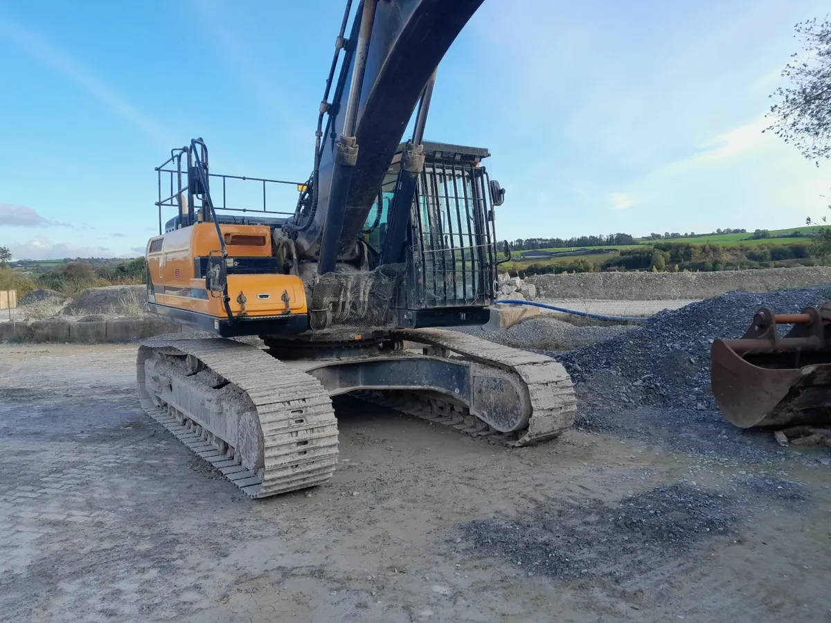 Hyundai 330AL Excavator - Image 3