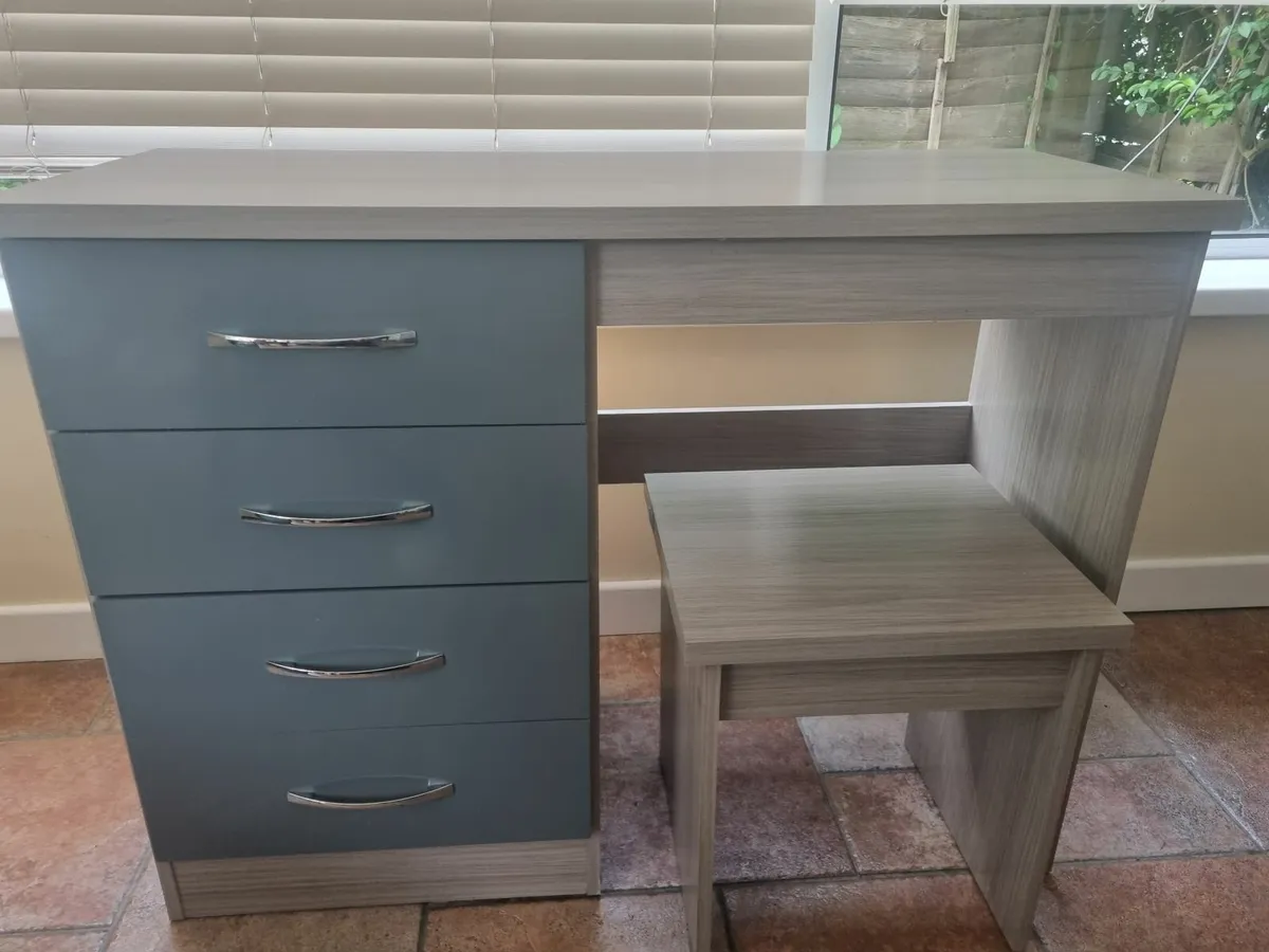 Computer desk - Image 4