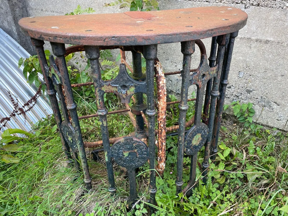 Racecourse turnstile - Image 2