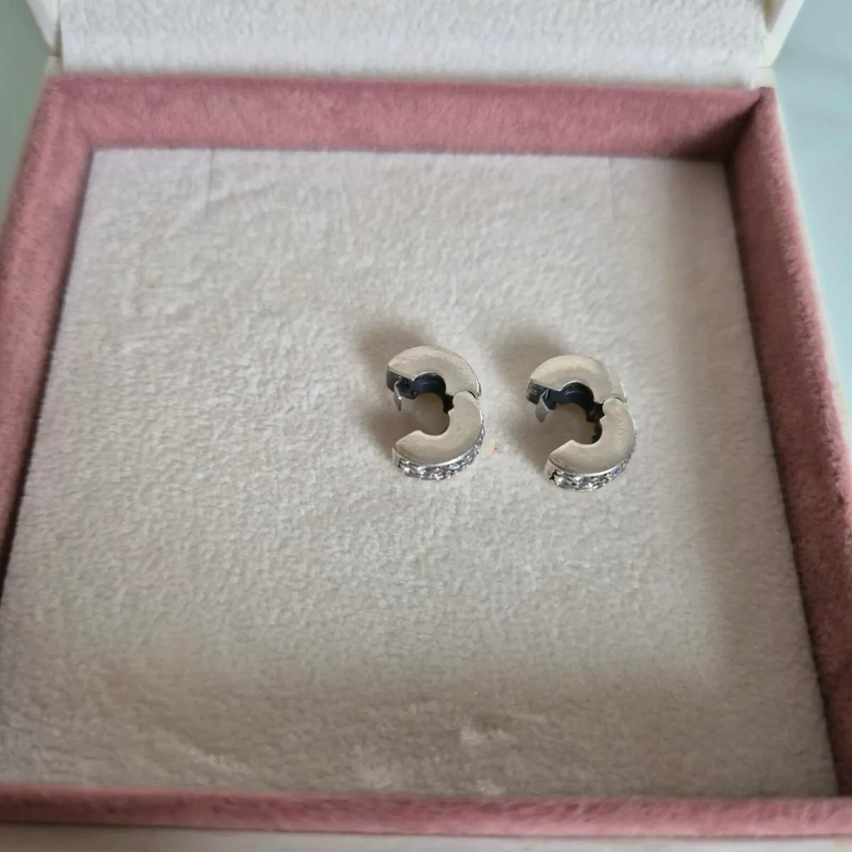 Pandora sparkly charm clips perfect condition full - Image 3