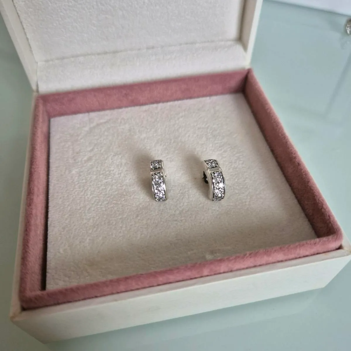 Pandora sparkly charm clips perfect condition full - Image 4