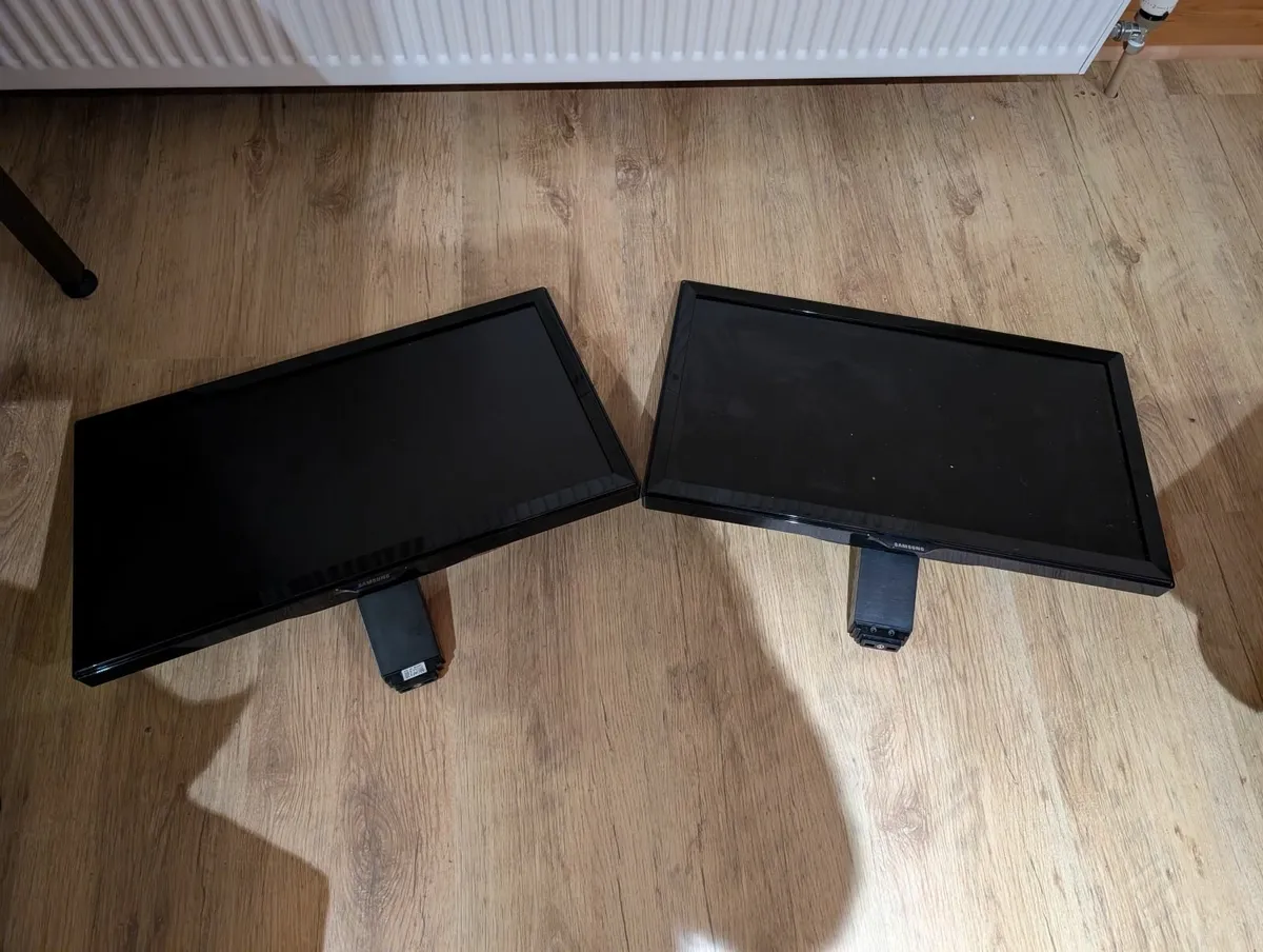 Samsung screens. - Image 1