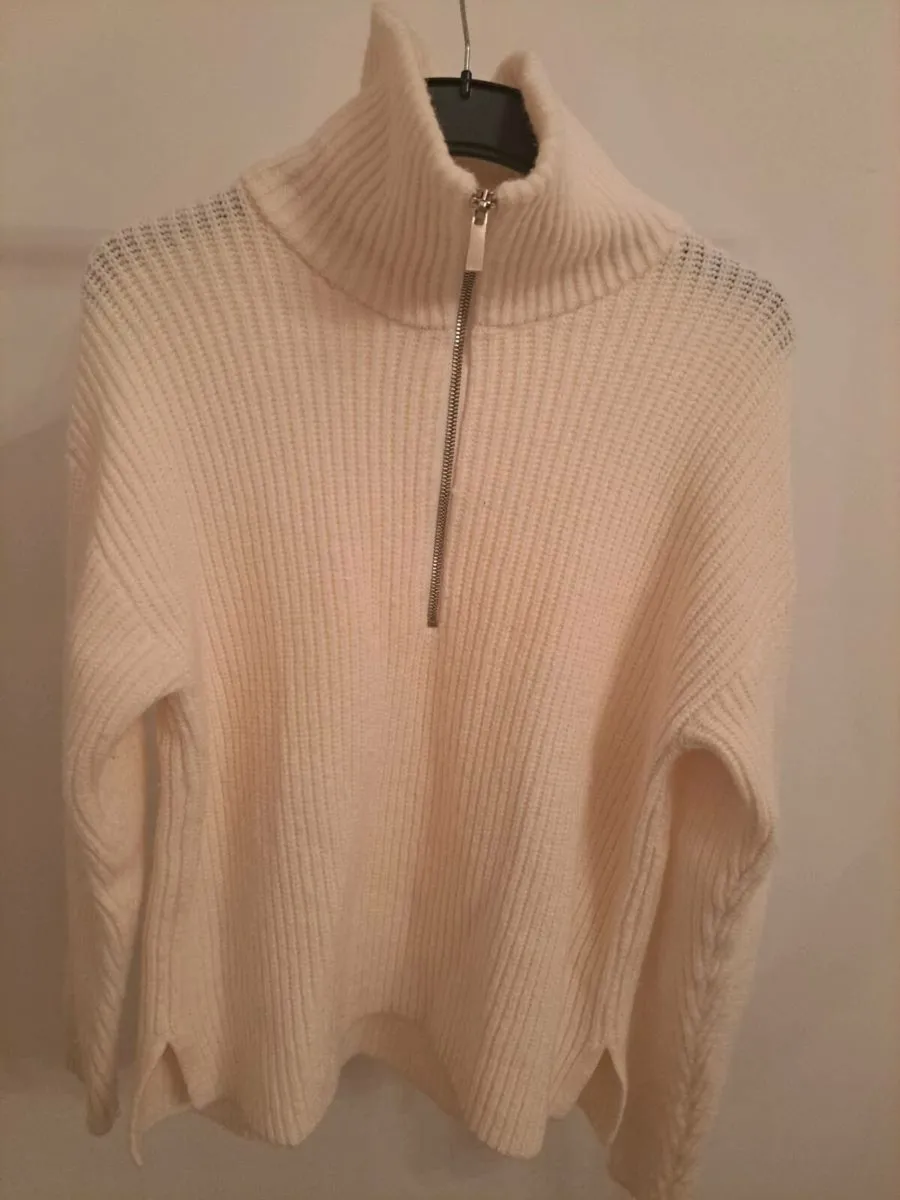 Jumper - Image 1