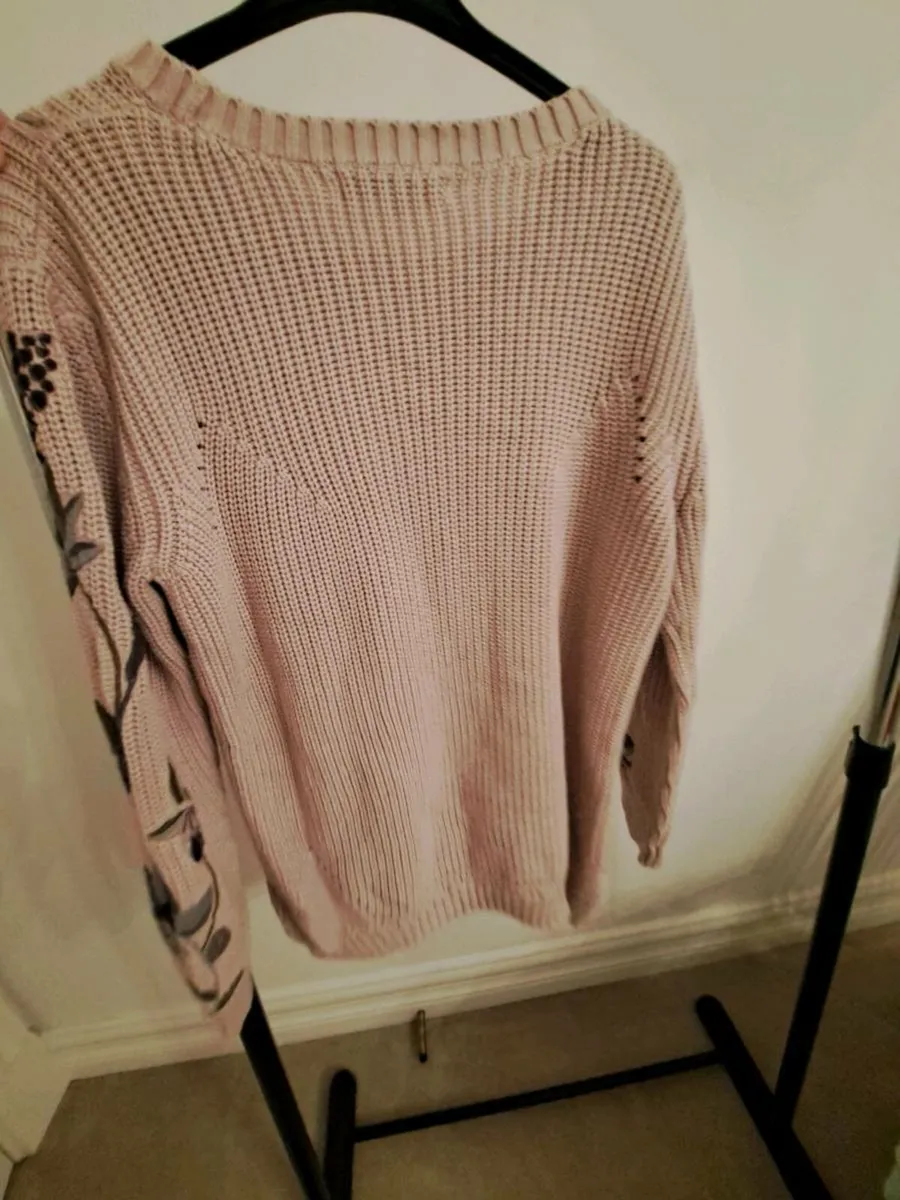 Jumper - Image 2