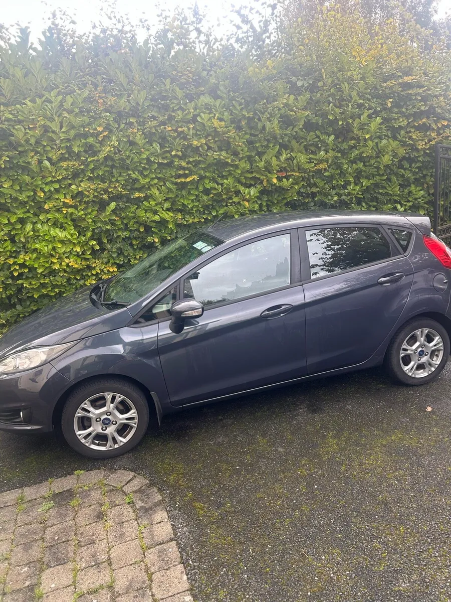 Ford Fiesta Zetec 1.0 65PS M5 4DR - Image 2