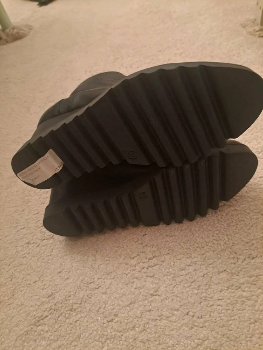 Boots - Image 4