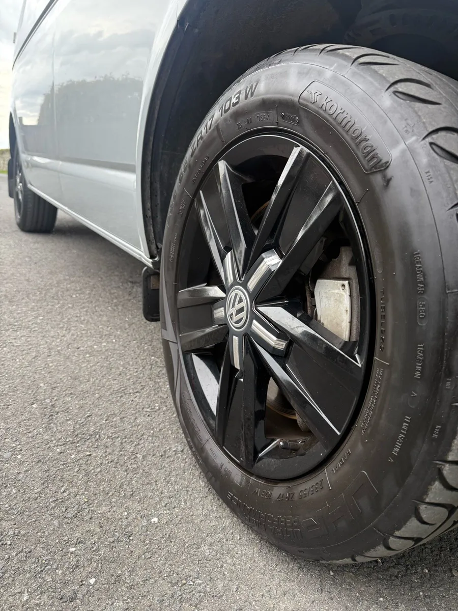 Volkswagen Transporter 204 BHP 4 Motion - Image 2