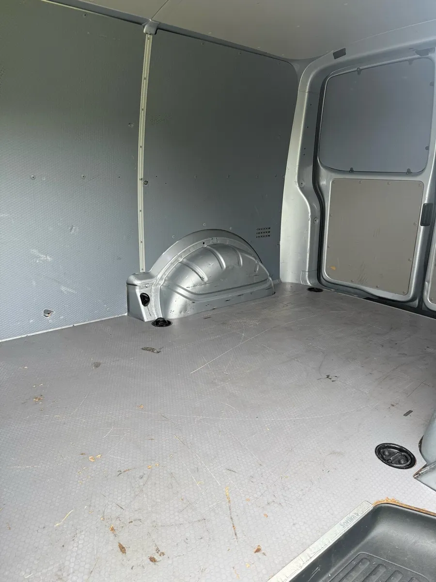 Volkswagen Transporter 204 BHP 4 Motion - Image 3