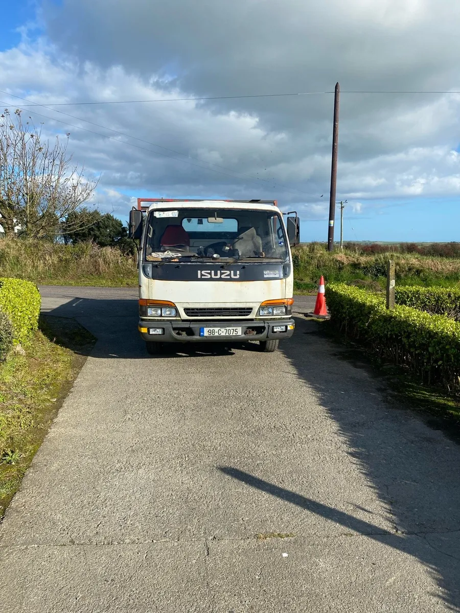 Isuzu NPR Truck - Image 1