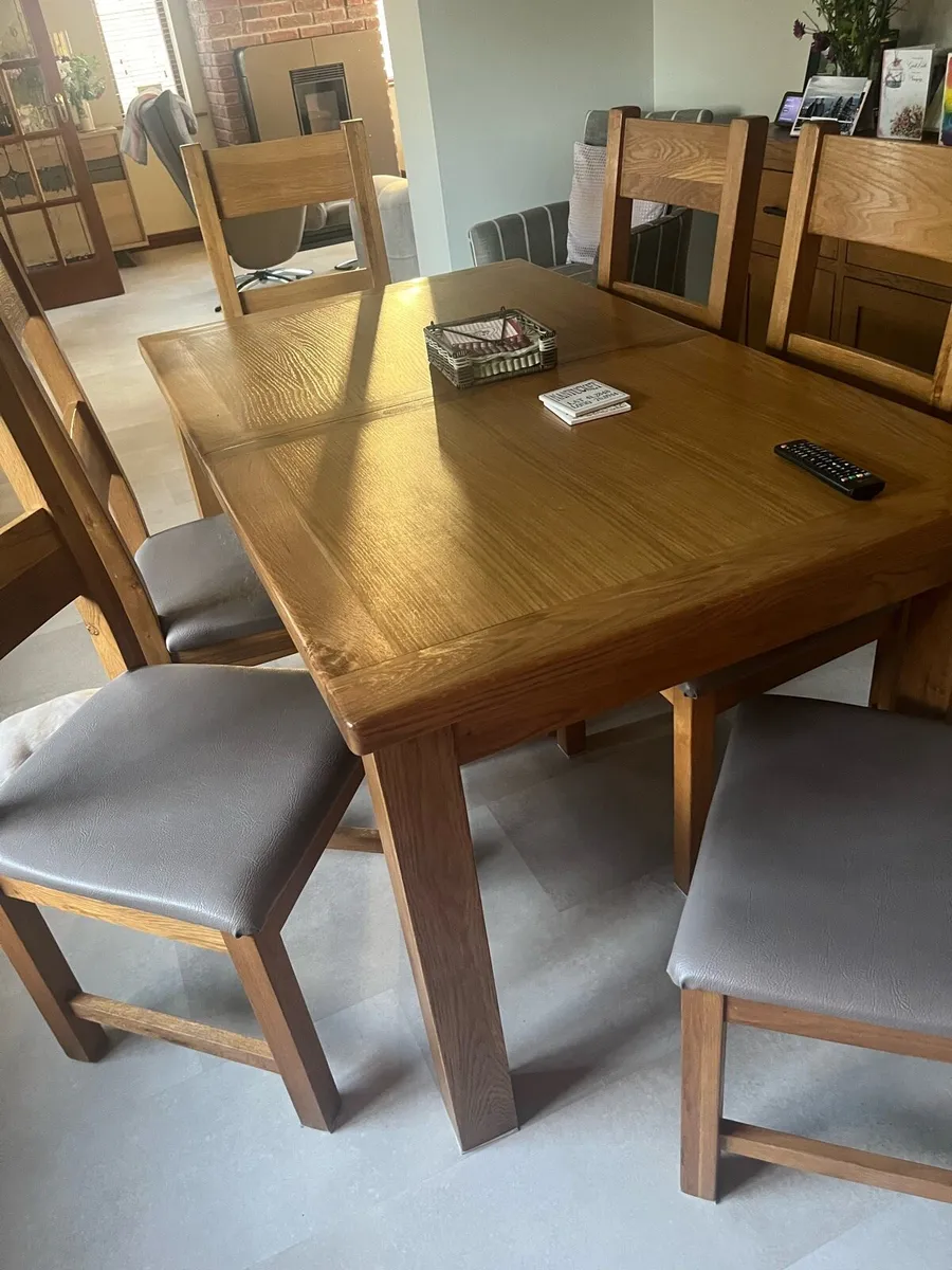 6 chairs , chaise lounge, iron board and cover - Image 1