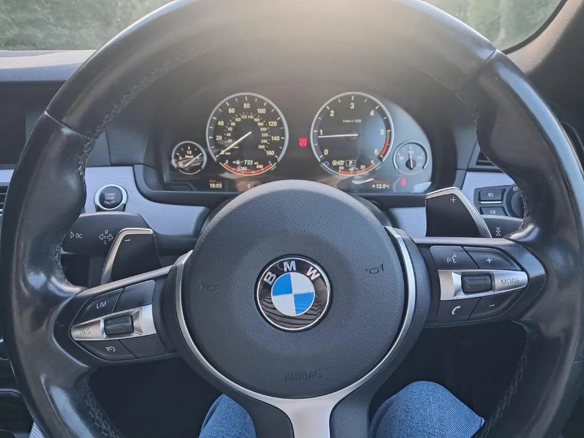 BMW 5-Series 2014 - Image 4