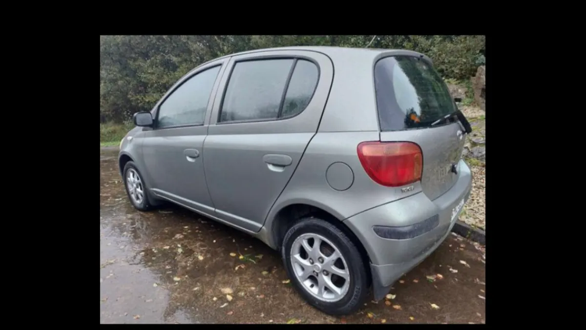 2004 TOYOTA YARIS 1 LITRE NO OFFERS €350 NO OFFERS - Image 2